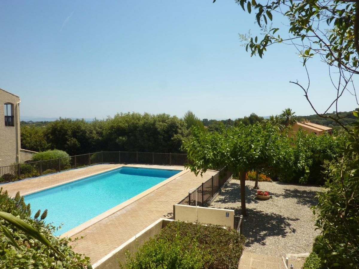Grand Studio Avec Piscine Presqu'Ile De Giens Hyeres Luaran gambar